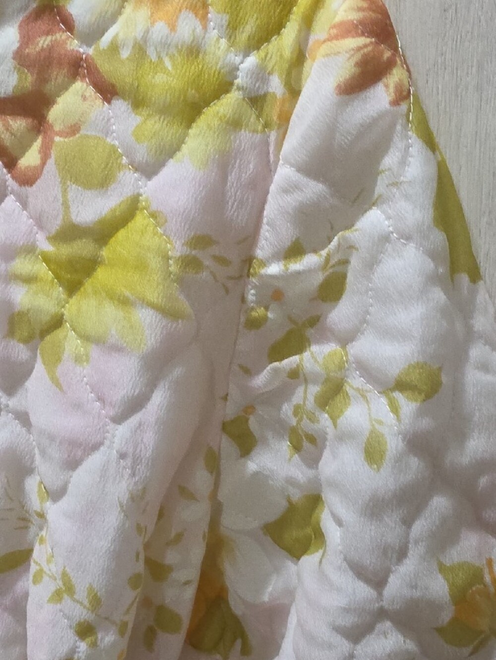 Vintage 1960's Floral Quilted Belted Coatigan in Pastel Yellow & Peach - Picture 13 of 15